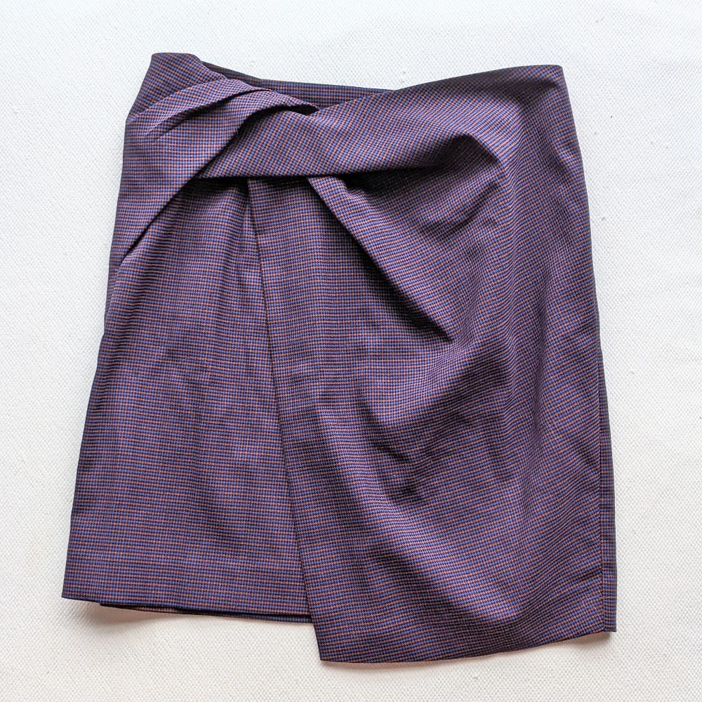 Aritzia Babaton Jethro Twisted Mini Skirt - Picture 7 of 11